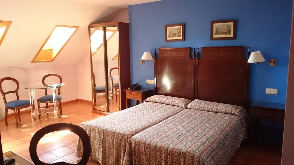 Hotel Iberia Plaza América Caces Chambre photo