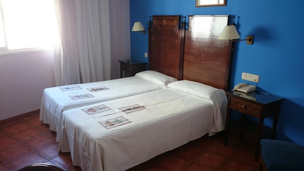 Hotel Iberia Plaza América Caces Chambre photo